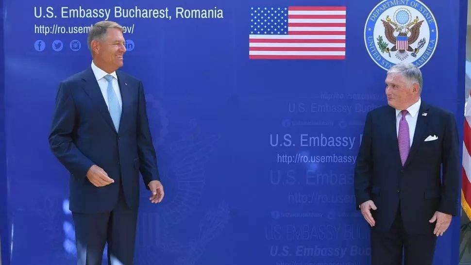  Premiul primit de Klaus Iohannis nu rămâne fără ecou. Ambasada SUA îl felicită pe președinte pentru distincția „Kaiser-Otto-Preis 2020”