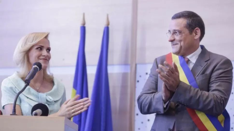 Război politic pe apa caldă a bucureștenilor. Ciucu (S6): Firea/Mutu/PSD au amânat cu 3 luni lucrări importante