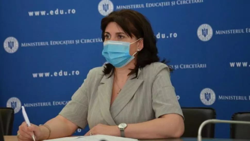 Monica Anisie: Nu școala afectează creșterea numărului de cazuri. Pericolul este dincolo de poarta școlii