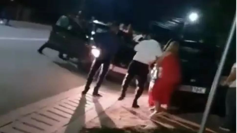 VIDEO Scandal și bătăi la o nuntă din Prahova