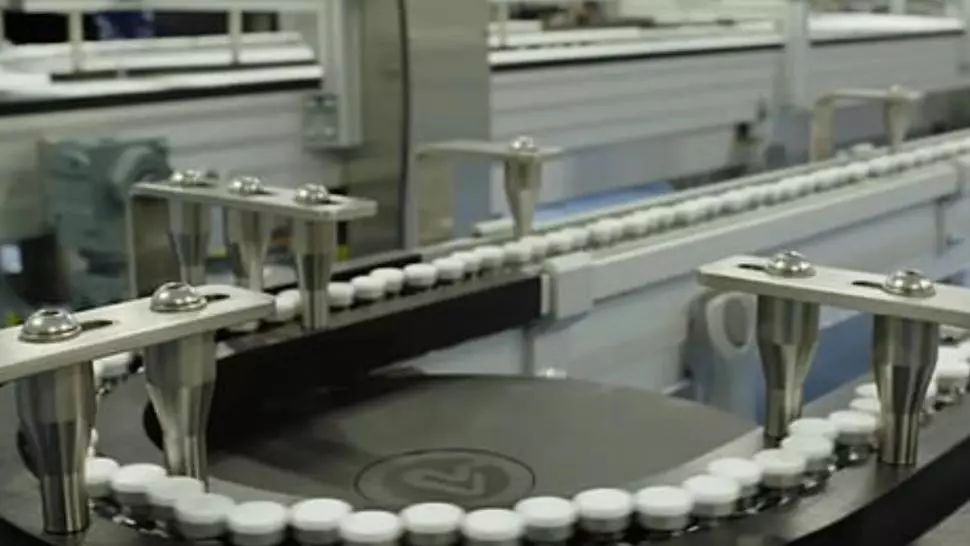VIDEO/ Vaccinul anti-COVID, pe linia de producție! UNDE se întâmplă asta și despre câte doze este vorba