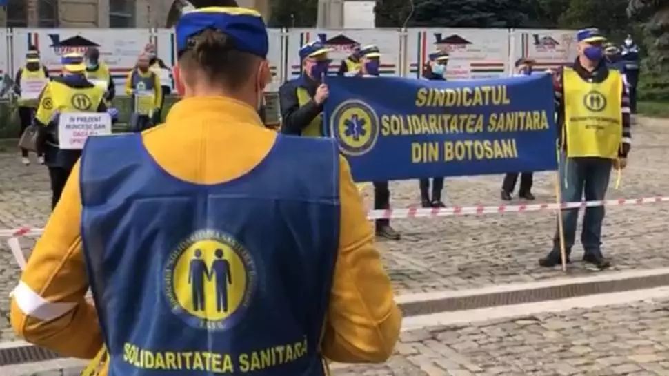 Protest în stradă la Botoșani pentru orfanii medicilor răpuși de COVID. Ce îi nemulțumește pe oameni