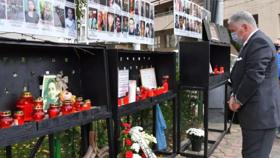 Ambasadorul SUA, la Colectiv: „Nu trebuie să uitam mesajul Corupția ucide!”