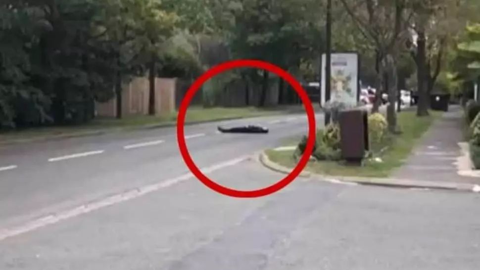 VIDEO - Momentul în care este împușcat atacatorul care a decapitat un profesor în plină stradă, în Paris