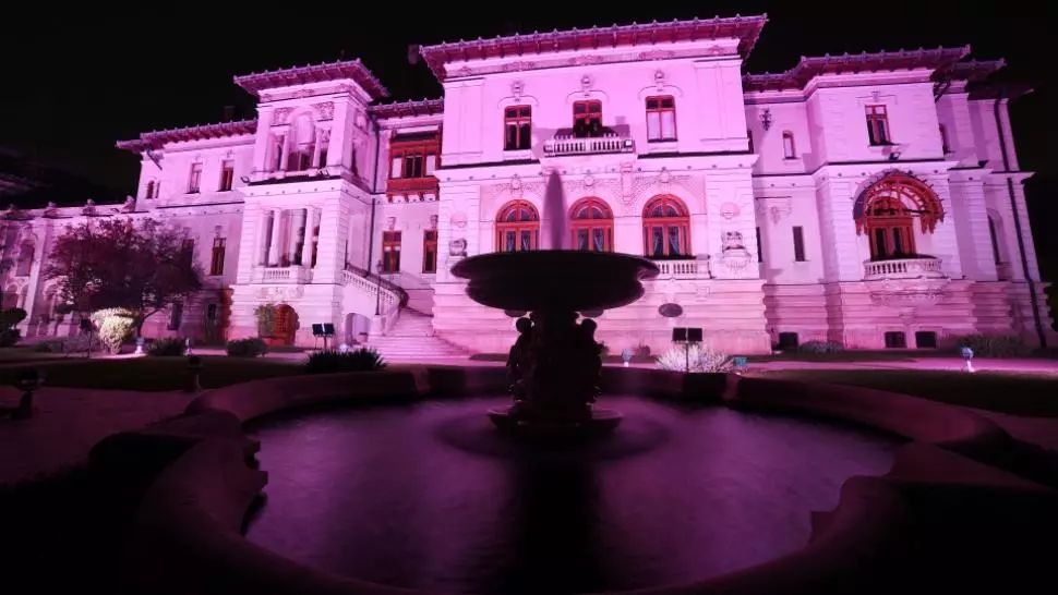 Palatul Cotroceni va fi iluminat în roz pentru a marca Ziua Internațională a luptei împotriva cancerului de sân