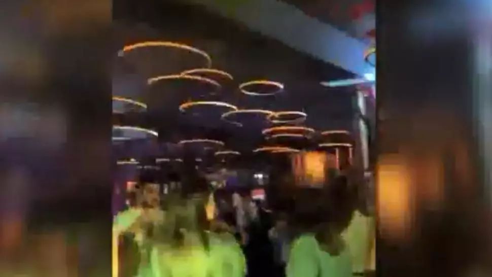VIDEO Revoltător, petrecere fără mască și distanțare, într-un club din Herăstrău care a mai fost sancționat din același motiv