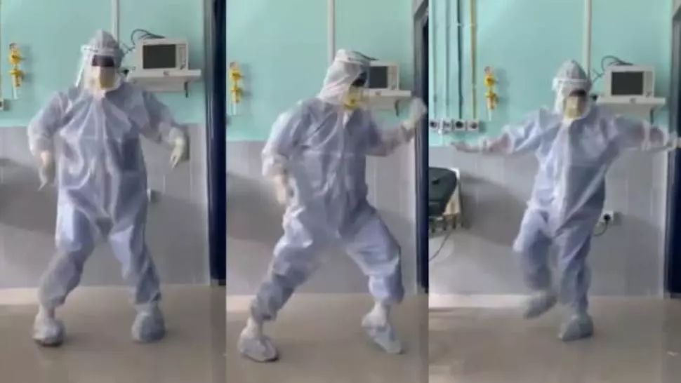 VIDEO Un medic indian a dansat pentru bolnavii de coronavirus de care are grijă. Momentul a devenit VIRAL