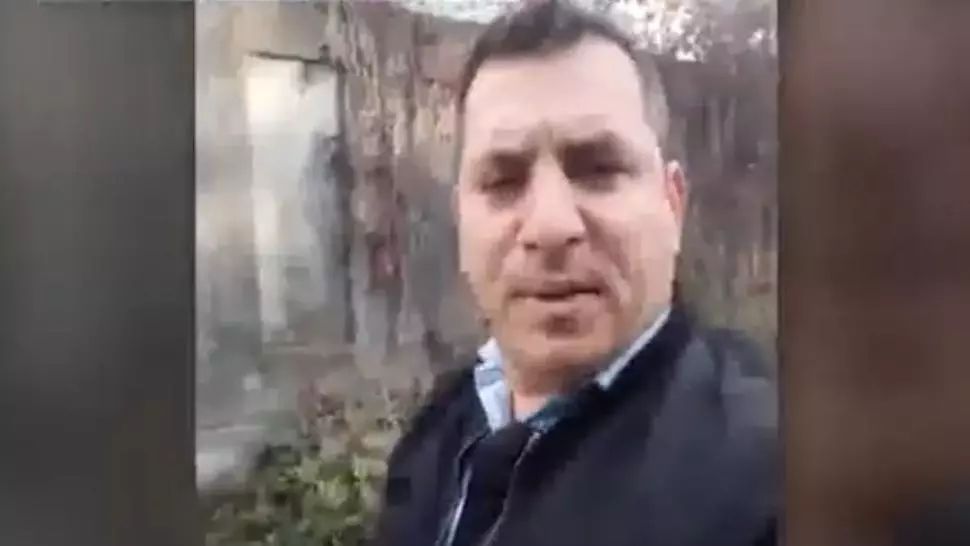 VIDEO Fost candidat la alegerile locale bătut în stradă până la sânge. Acuzații grave pentru primarul din Ciolpani