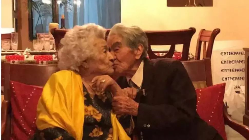  Quito, Ecuador: Soțul din cel mai longeviv cuplu din lume s-a stins din viață la 110 ani. Soția de 104 este în doliu