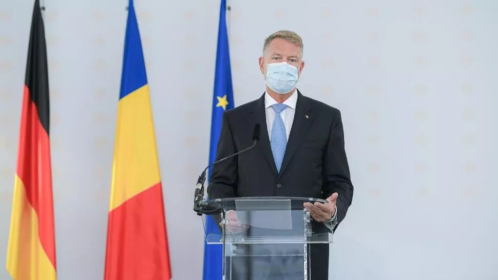 Klaus Iohannis: Școlile trebuie menținute deschise cât se poate
