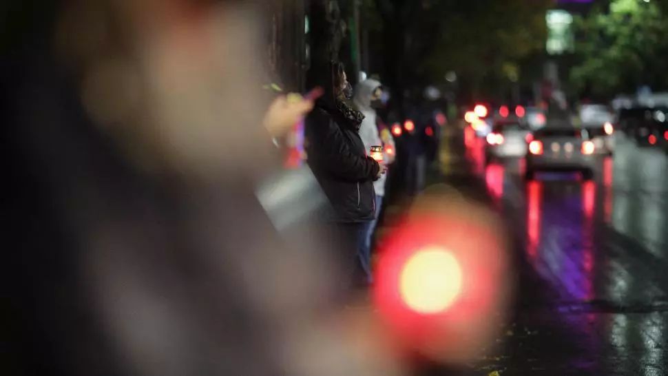 Lanţ uman în București, în memoria victimelor de la „Colectiv” | GALERIE FOTO-VIDEO