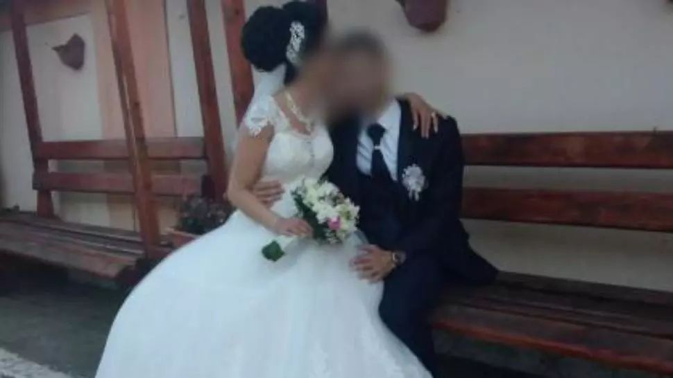 Mireasă asistentă ATI, confirmată COVID după o nuntă cu 100 de invitați. Proaspătul soț este și el polițist