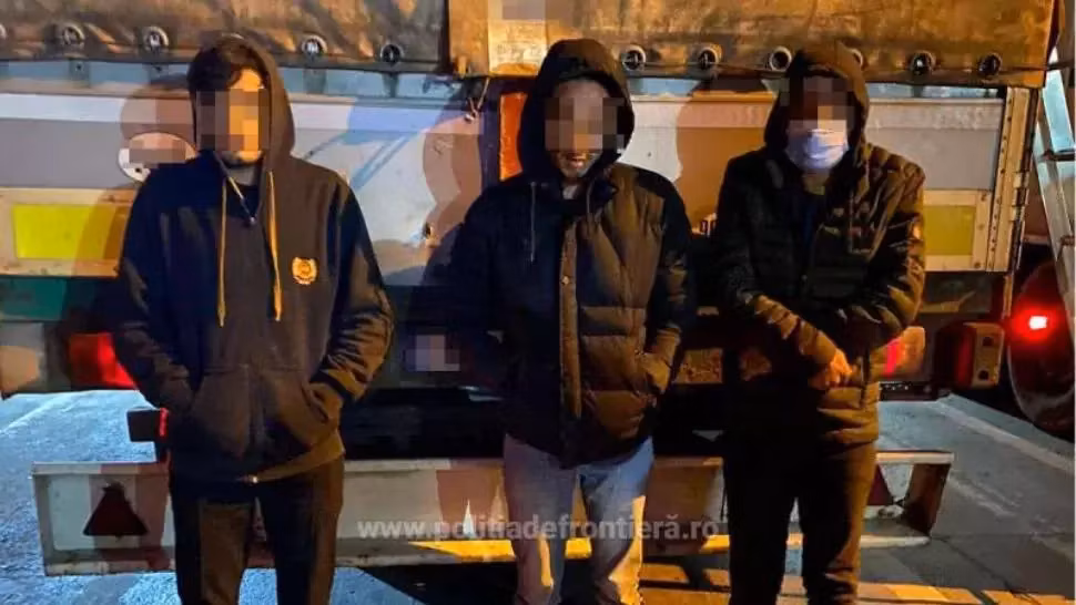 9 migranți afgani, prinși când voiau să iasă ilegal din țară 