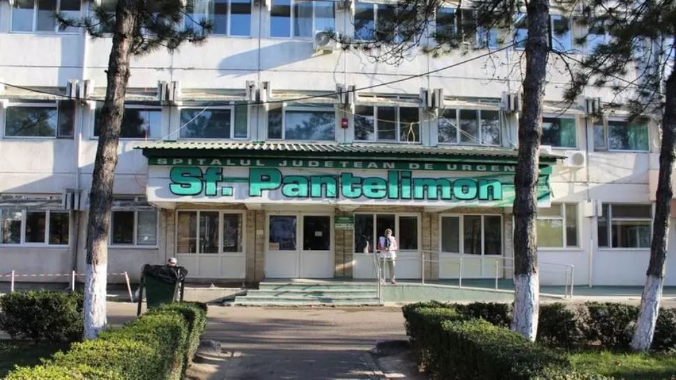 Încă patru angajați de la Spitalul de Urgență din Focșani, depistați cu Covid-19. Activitatea unității va fi restrânsă