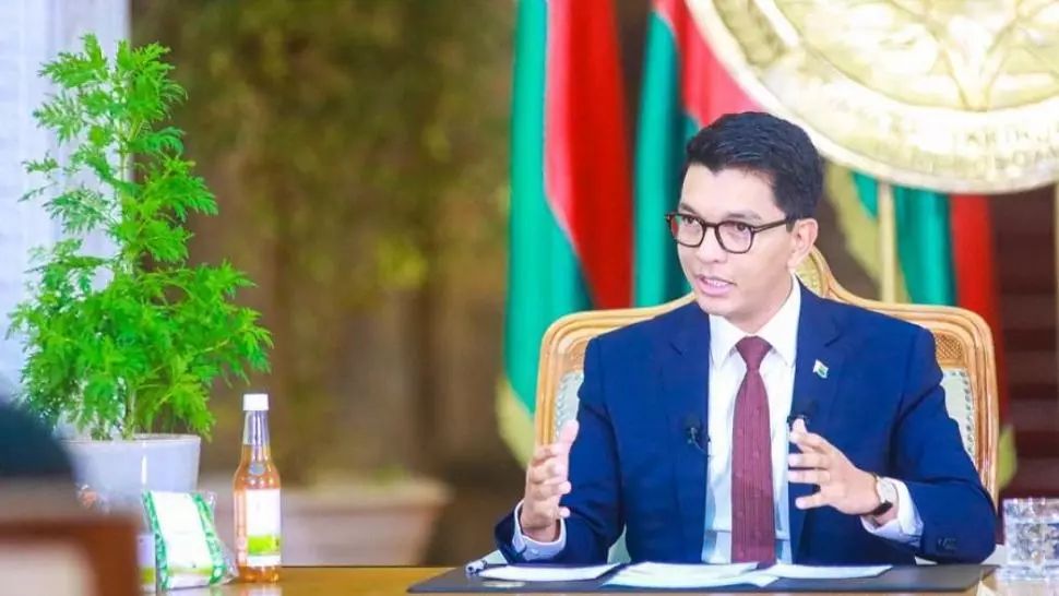 Președintele Madagascarului recidivează! A lansat un nou tratament-minune anti-COVID-19