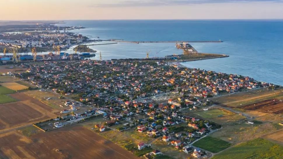 RESTRICȚIILE anti-CORONAVIRUS au fost ridicate în Vama Veche și 2 Mai