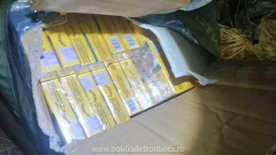 Țigări de contrabandă în valoare de peste 11.000 de lei, interceptate la 1.600 metri altitudine, în Munții Maramureșului