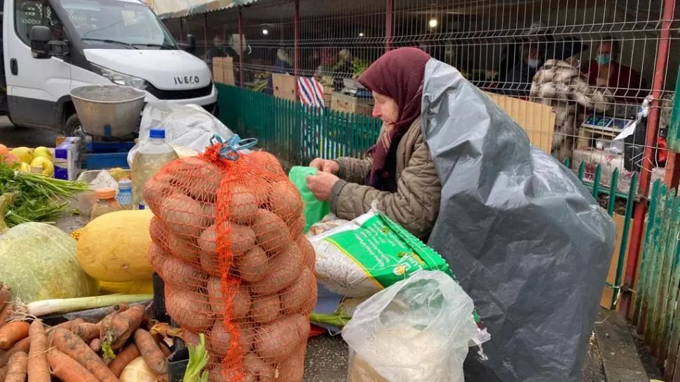 Ciolacu, după decizia ca piețele să rămână deschise: ”Ați scos bătrânii care muncesc din greu în frig și ploaie cu deciziile voastre aberante!”