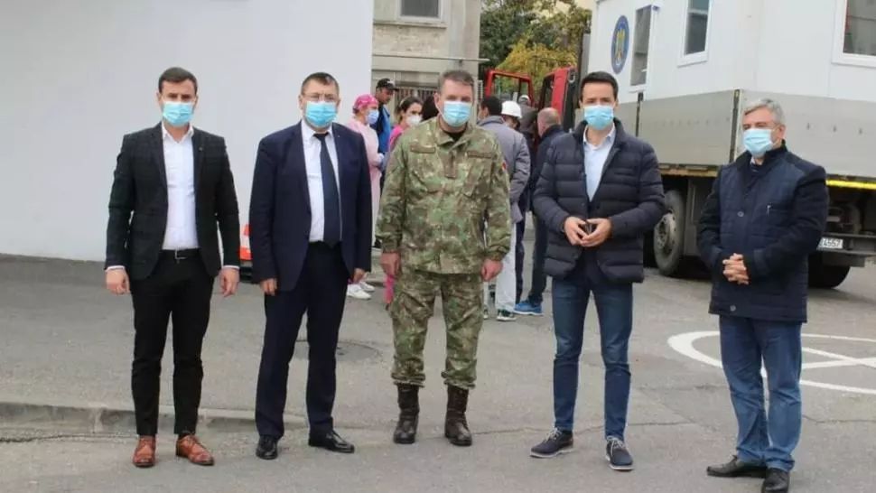 Argeș: Containere modulare pentru triajul epidemiologic al pacienților. Containerele au instalație de încălzire și vor înlocui corturile de triaj