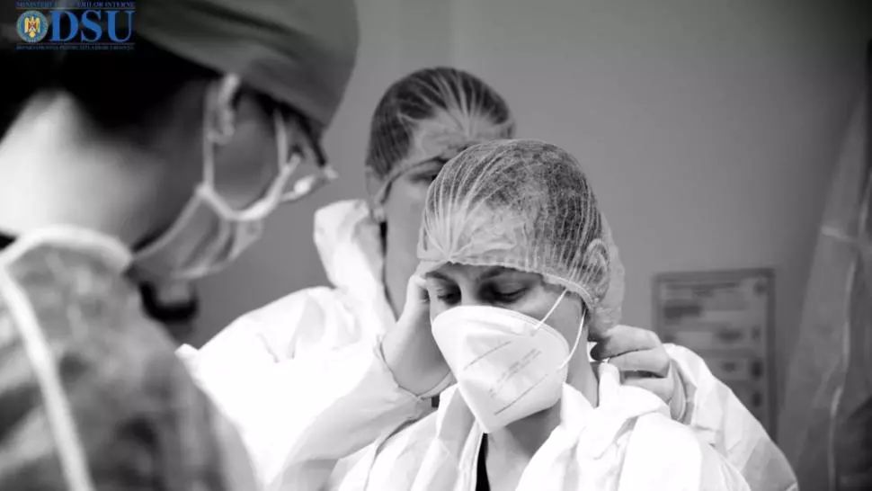 Aproape 2000 de studenți voluntari s-au alăturat cadrelor sanitare din prima linie