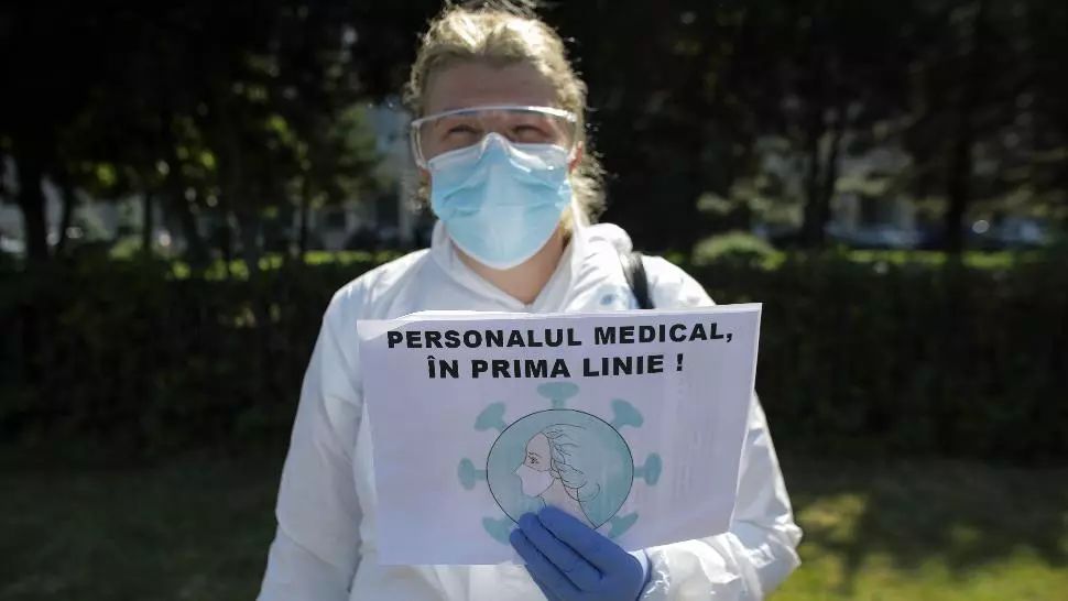 Sindicaliștii Sanitas pichetează din nou Guvernul. Lista de revendicări