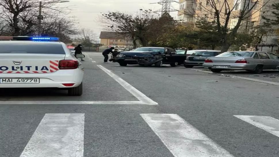 4 răniți, printre care un copil de 8 ani, într-un accident produs de o tânără, în Craiova