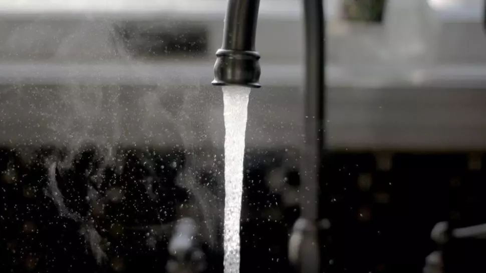 Termoficarea din București, ÎN PANĂ! Probleme cu apa caldă și încălzirea în CINCI sectoare - 1.000 de blocuri, ÎN FRIG