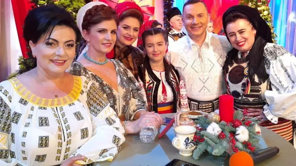 Mai mulți artiști români, infectați cu COVID după ce au filmat emisiunile de Sărbători