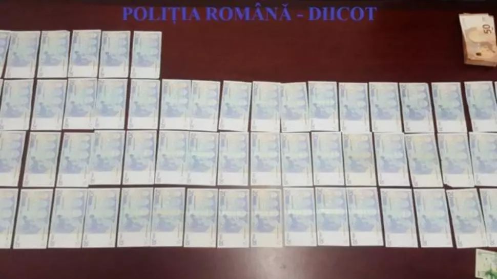 VIDEO Un proxenet care se lăuda că adună bani cu fărașul a ajuns în arest 