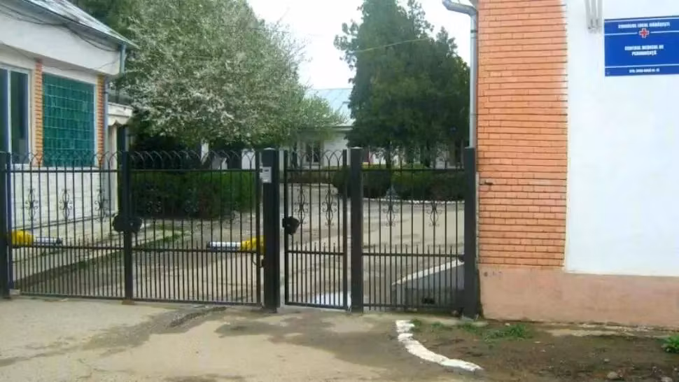 Focar de Covid-19 la un centru de bătrâni din județul Vrancea. 28 de oameni au fost infectați cu noul coronavirus