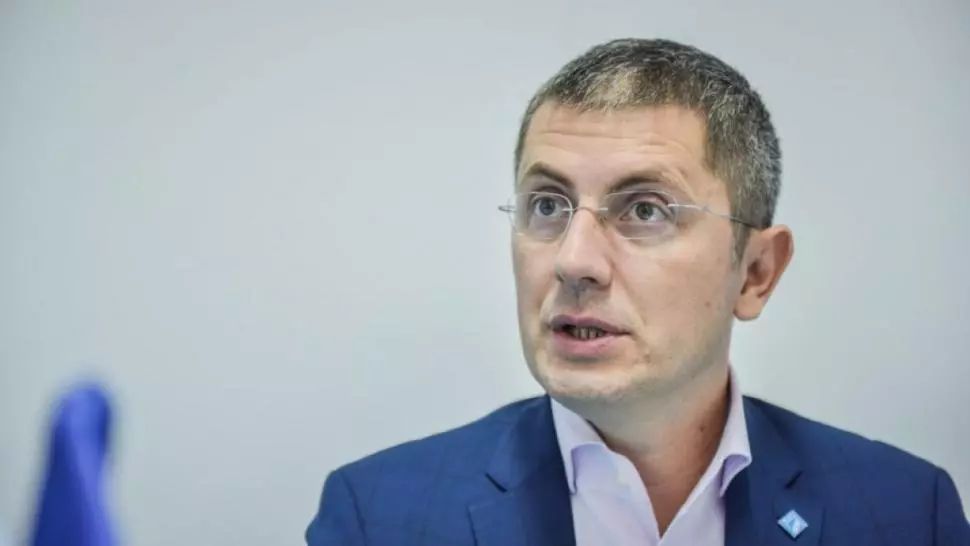 Dan Barna, ars la buzunar pentru că a lipsit nemotivat de la Camera Deputaților