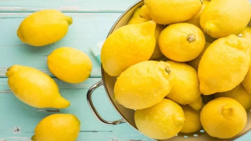Cea mai rapidă cură de slăbire: dieta cu lămâi. Așa slăbeşti un kilogram pe zi