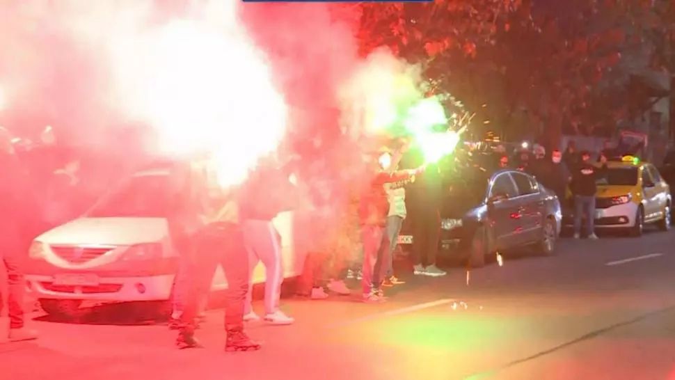 Suporterii dinamoviști, o nouă dovadă de iubire! Susținere totală înaintea meciului cu Viitorul