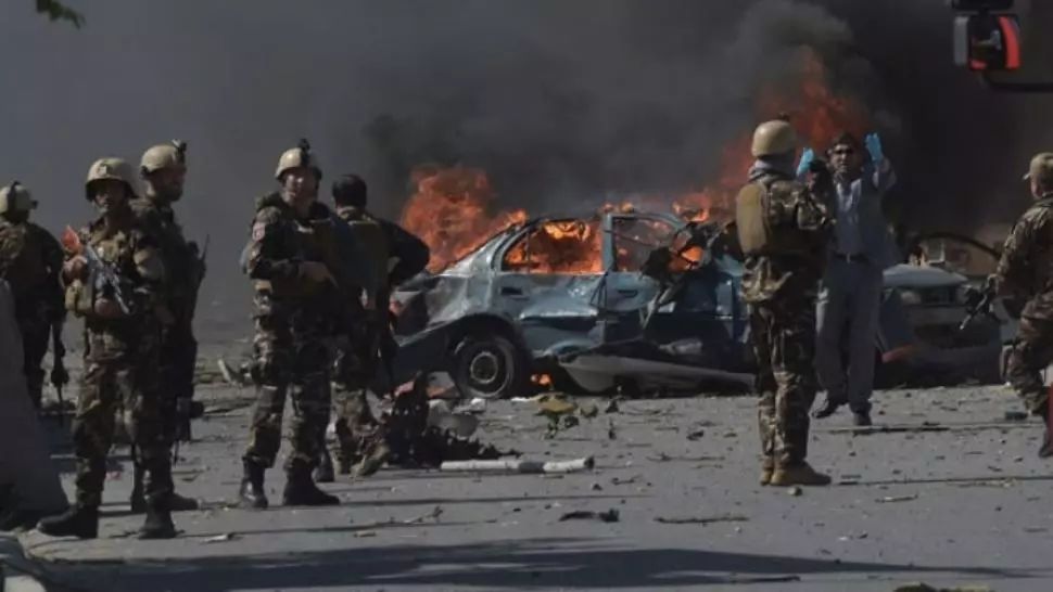 Ultima redută se pare că a căzut. Talibanii spun că au preluat controlul palatului prezidențial din Kabul