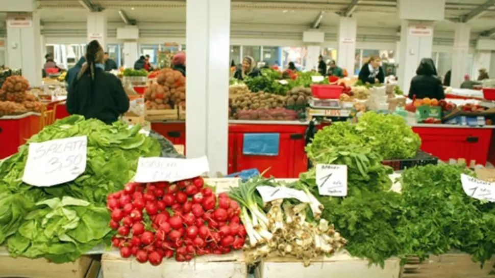 VIDEO/ Replici dure între politicieni, la piață. CINE au fost protagoniștii