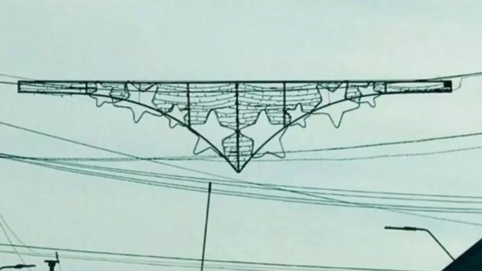 VIDEO Un primar din România a ales decorațiuni „fără perdea” pentru sărbătorile de iarnă. Ce părere au localnicii