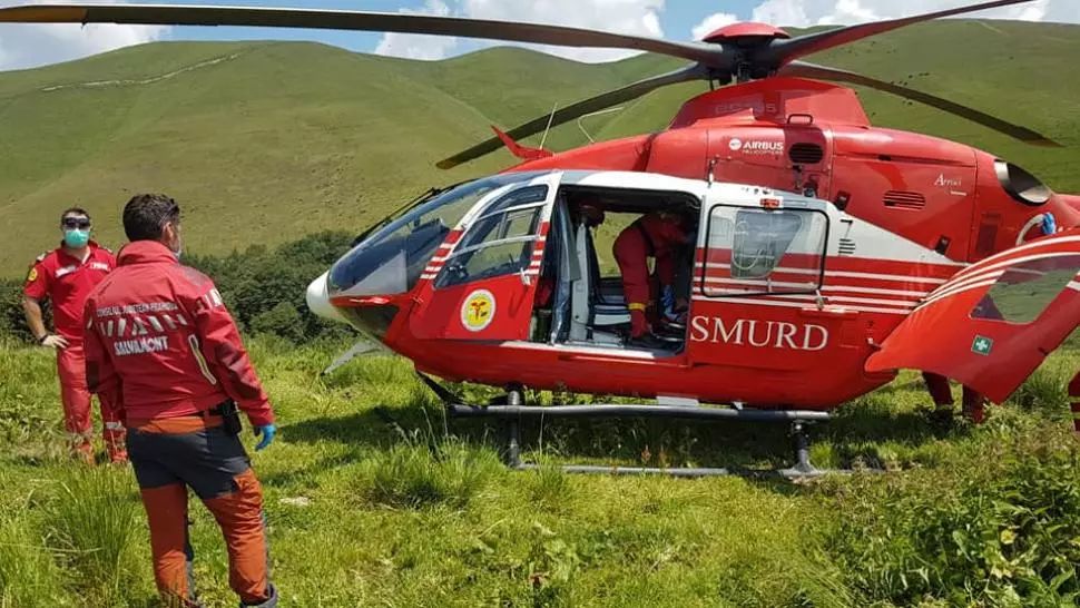 Copil de 12 ani, căzut cu motocicleta într-o prăpastie, lângă Cavnic, recuperat de salvamontiști. Cum se simte