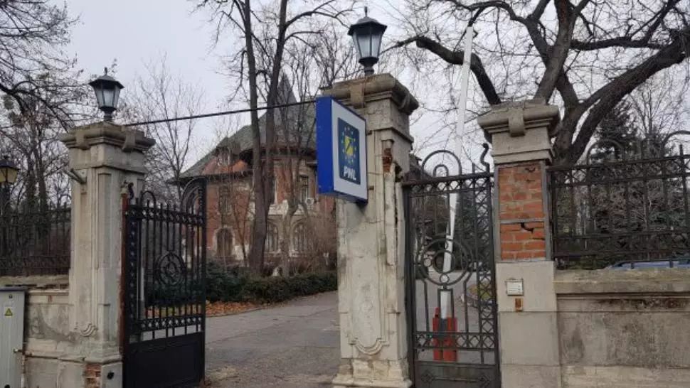 Surpriză de proporții pentru liberali: Firea a aprobat construcția de blocuri în curtea PNL înainte să plece de la primărie