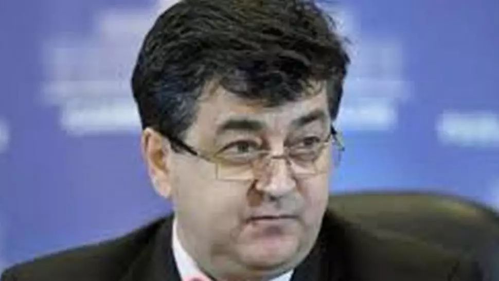 100% TU DECIZI! Tinel Gheorghe, fanul Elenei Udrea 