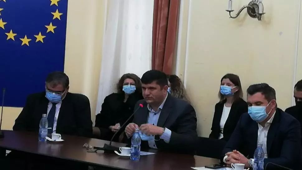 O nouă sfidare din partea AUR a măsurilor sanitare impuse de autorități. Ce a făcut un deputat de Dolj la preluarea mandatului