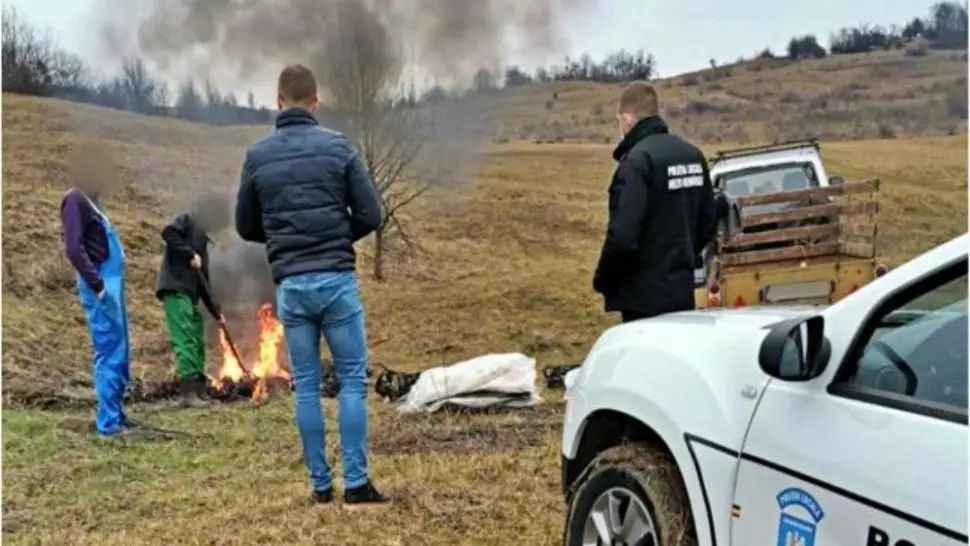 Amendați pentru că ardeau deșeuri electronice. Ce voiau să obțină două persoane din Odorheiu Secuiesc