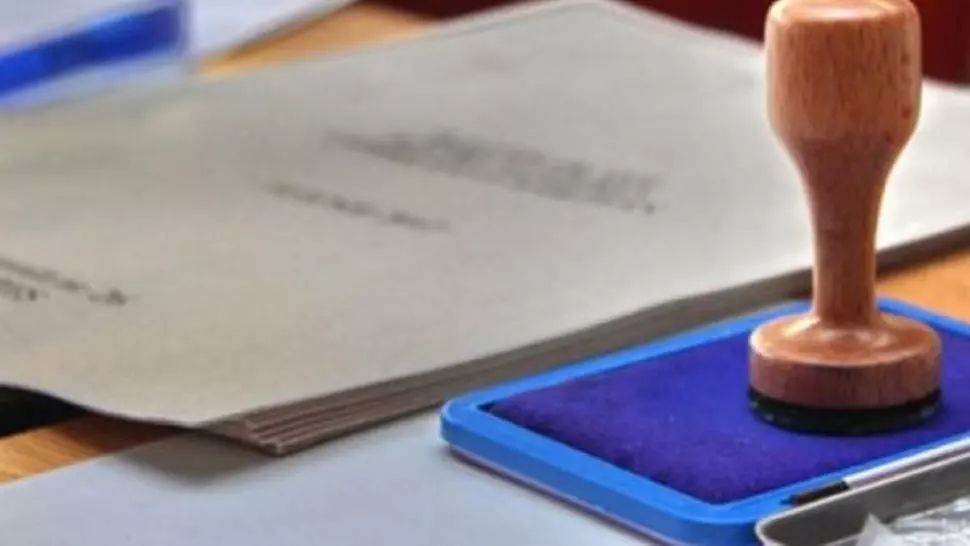 VIDEO/ S-a întâmplat în județul Brăila: Un alegător a primit un buletin de vot gata ștampilat