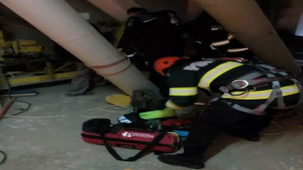 FOTO/ Accident în Portul Constanța. Un bărbat a murit, după ce a căzut într-un siloz