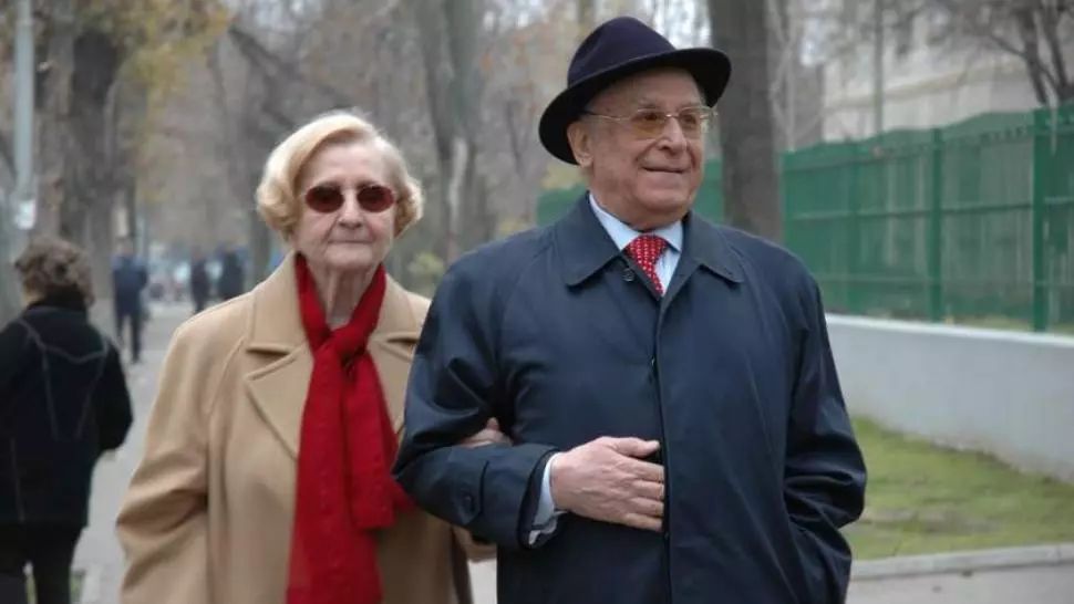 Ion Iliescu, vizitat la domiciliu de medicul Mircea Beuran. Care este motivul vizitei la fostul președinte - FOTO