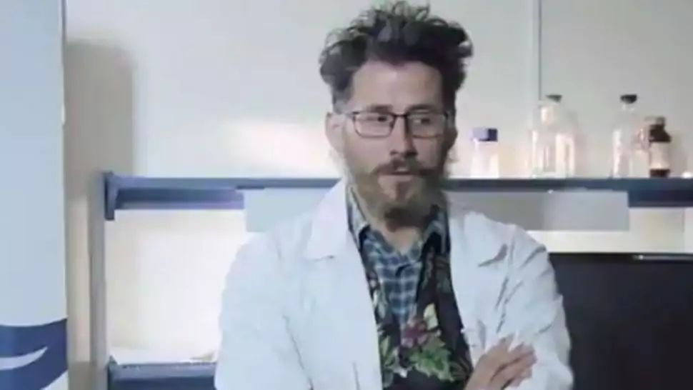 Moarte SUSPECTĂ în Rusia: Un cercetător care lucra la un vaccin anti-Covid, găsit mort după ce a căzut de la etaj