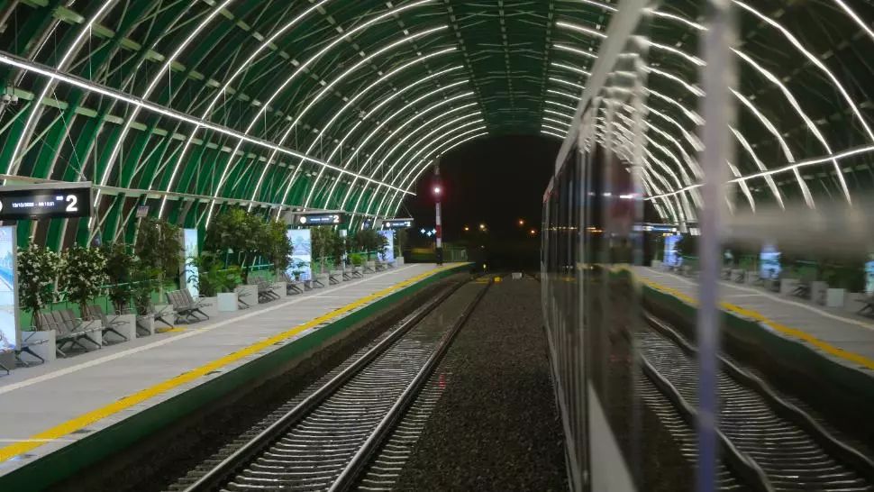 TRENUL de la Gara de Nord la Aeroportul Otopeni circulă începând de azi. Au apărut și primele întârzieri