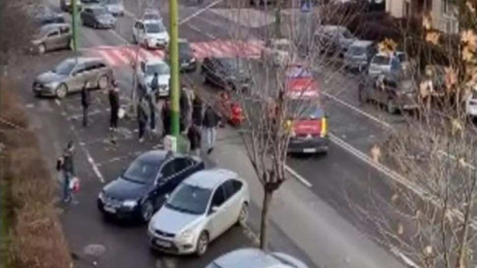Bătrân în stare gravă, după ce a fost lovit de o mașină, în Brașov