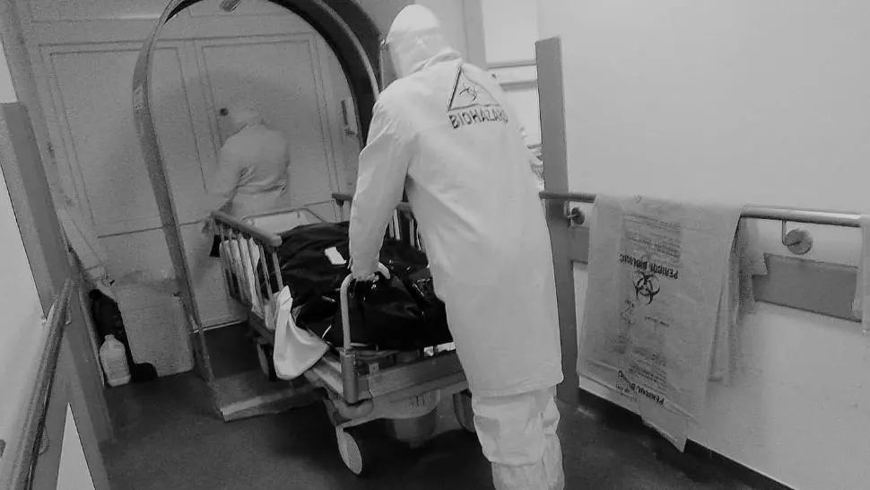 Medic de la Terapie Intensivă: ”Mai bine respectăm niște reguli simple, decât să ajungem cu o sondă în gât sau “ambalați” într-un sac negru