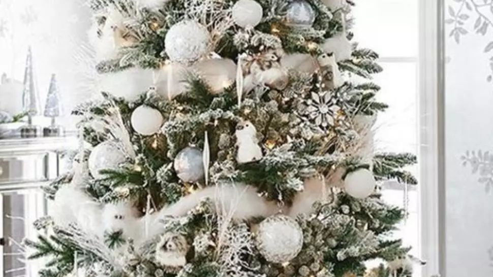 Ce simbolizează beteala. Nu o să îţi vină să crezi din ce era făcută acum 400 de ani