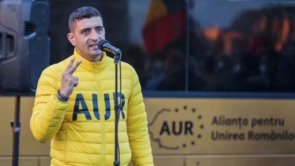 VIDEO| Comemorare cu scandal în Timișoara. Revoluționarii s-au ciocnit cu reprezentanții AUR în Piața Victoriei